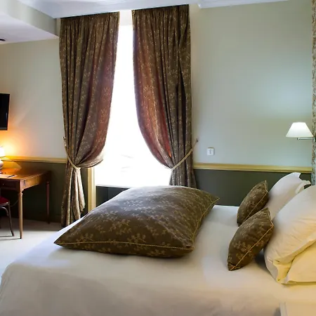 Mercure Centre De Paris 4* Μουλέν