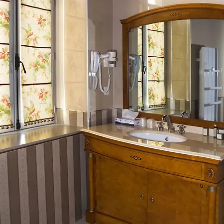 Mercure Centre De Paris Hotel 4*